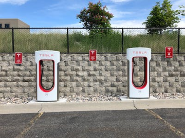 Tesla Destination Charger VS Supercharger