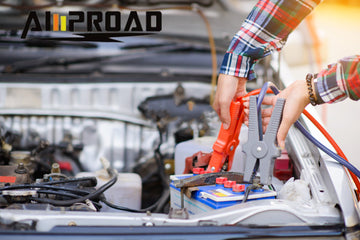 What operating precautions should pay attention when charging with a car jump starter?