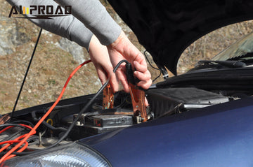 What kind of battery is for high -power vehicles emergency car jump starter?